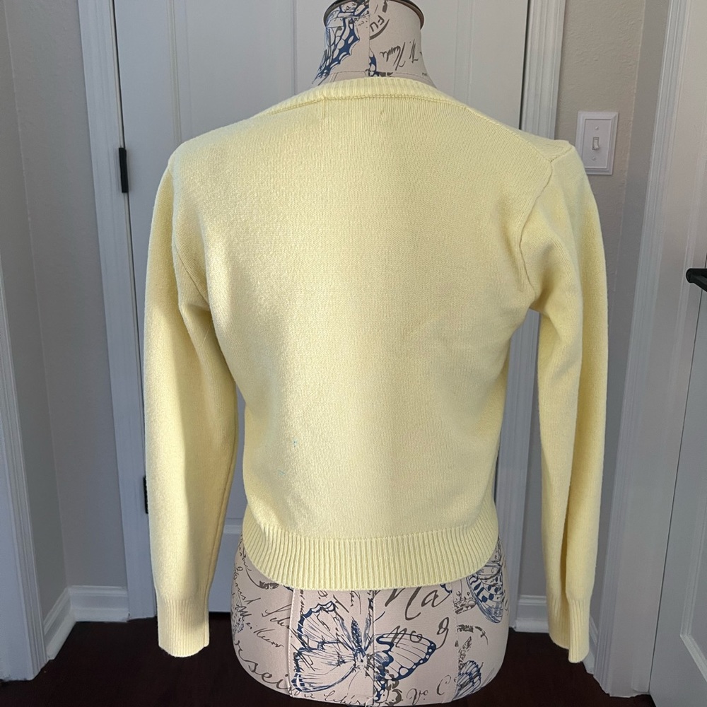 Cropped Long-sleeve - Picture 2 of 3